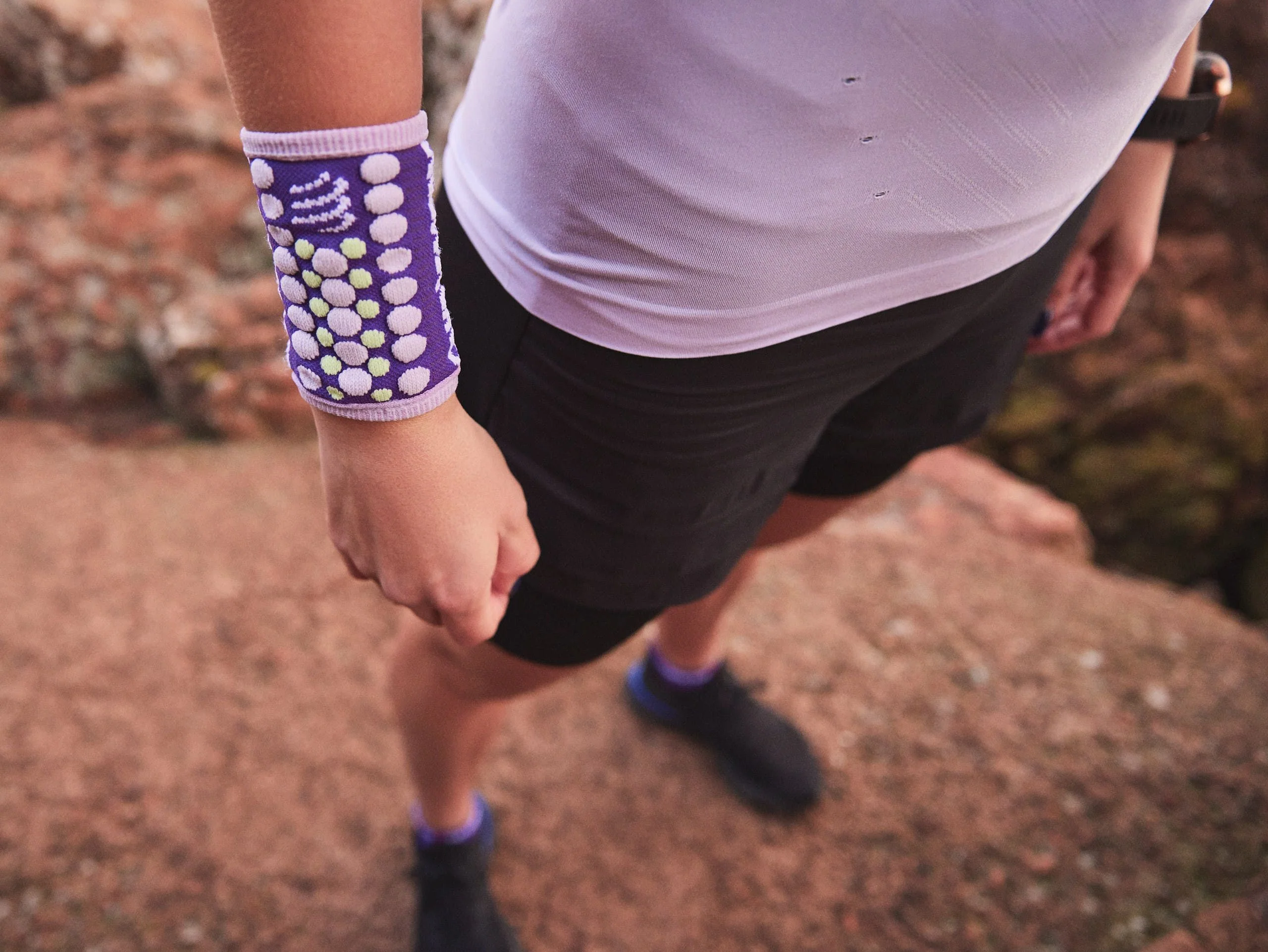 Compressport Unisex's Sweatbands 3D.Dots (Pair) - Purple/Orchid - Image 4